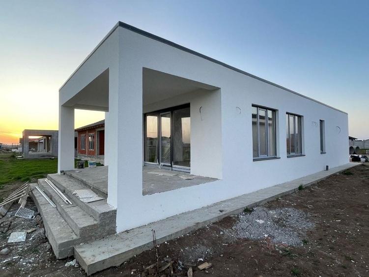 Casă cu 3 camere în Sântandrei