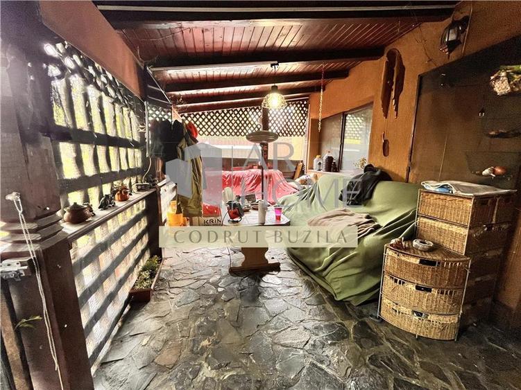 Casă individuală cu 6 camere cu Teren 248 Mp în Malu Roșu