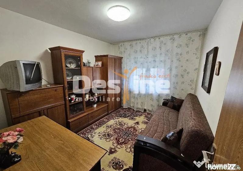 Apartament cu 3 camere decomandat în Soarelui