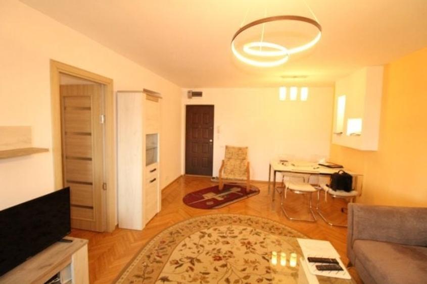 Apartament cu 2 camere semidecomandat, mobilat în Sala Palatului