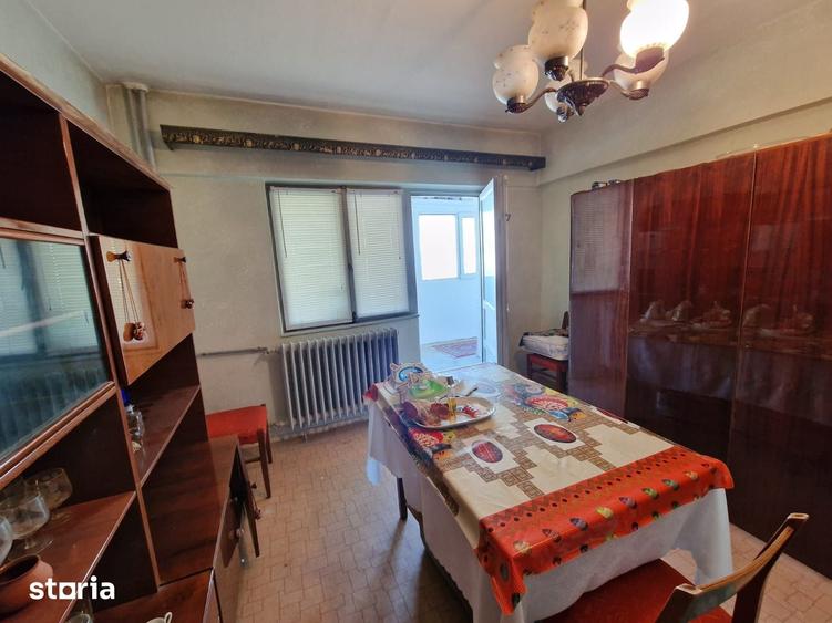 Apartament cu 4 camere decomandat în Bistrița Lac