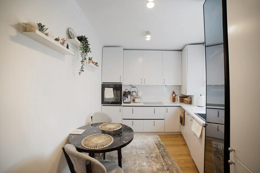 Apartament cu 2 camere semidecomandat, mobilat în Pipera