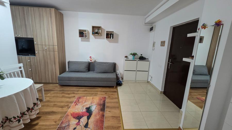 Garsonieră semidecomandată în Apărătorii Patriei