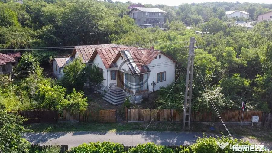 Casă cu 5 camere cu Teren 2407 Mp în Găgeni
