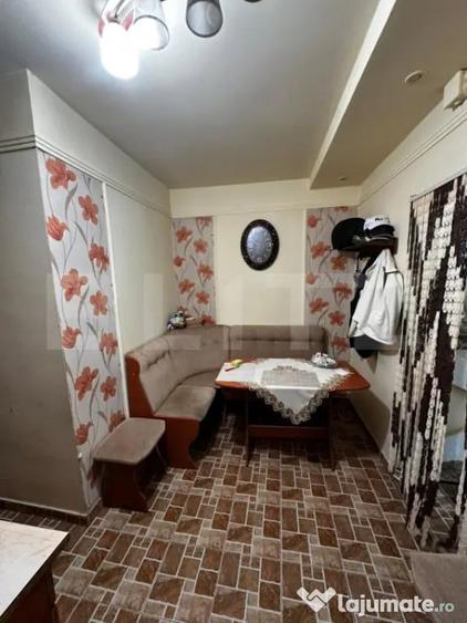 Casă cu 4 camere cu Teren 2400 Mp în Central