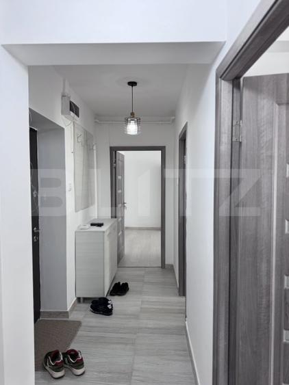 Apartament cu 2 camere decomandat, mobilat în Republicii