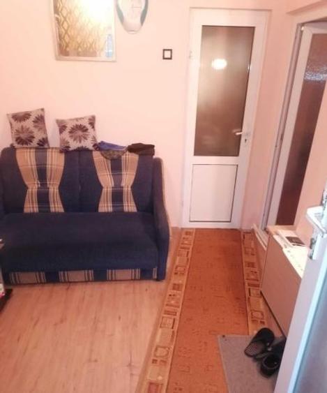 Apartament cu 3 camere semidecomandat, mobilat în Tomis Nord