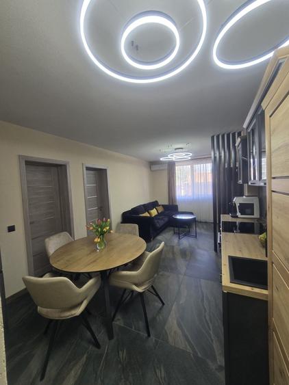 Apartament cu 2 camere decomandat în Central
