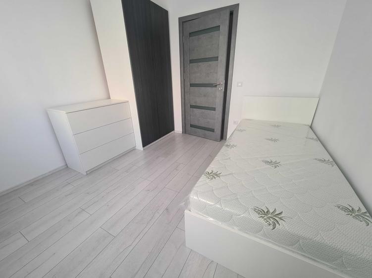 Apartament cu 3 camere decomandat în Sub Arini