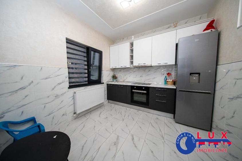 Casă cu 6 camere cu Teren 400 Mp în Babadag