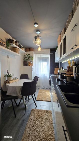 Apartament cu 4 camere decomandat, mobilat în Ultracentral
