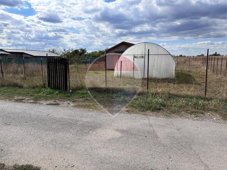 Teren Construcții intravilan de 1404 mp, în Zalhanaua