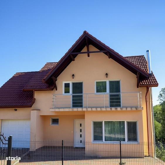 Casă cu 4 camere în Golești