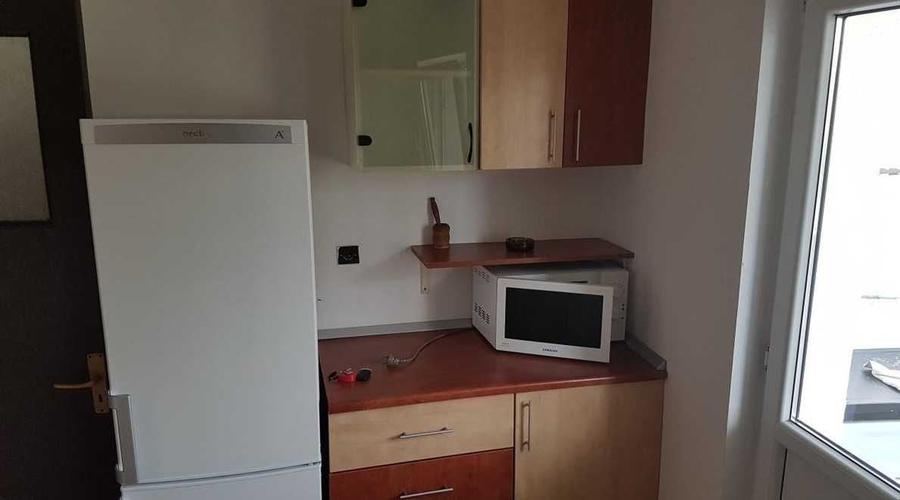 Apartament cu 3 camere decomandat în Crângași