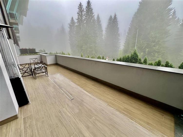 Apartament cu 4 camere decomandat, mobilat în Poiana Brașov