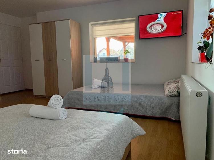 Casă cu 8 camere cu Canalizare în Sânpetru