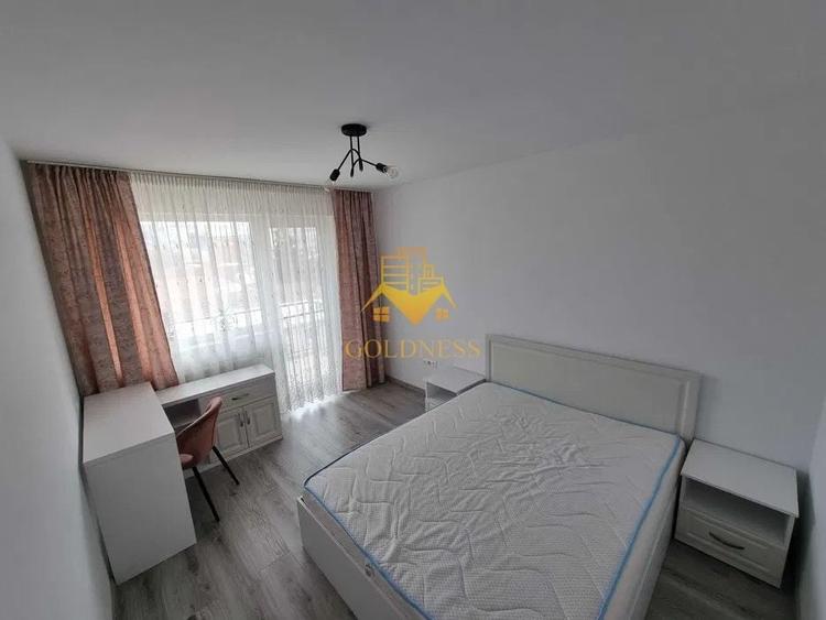 Apartament cu 3 camere semidecomandat în Dâmbul Rotund