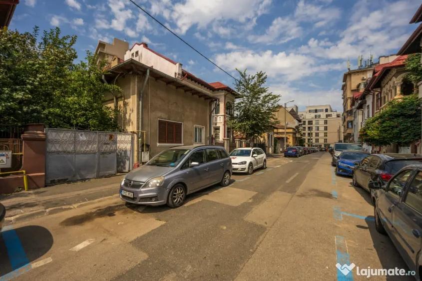 Casă cu 7 camere cu Teren 459 Mp în Ferdinand