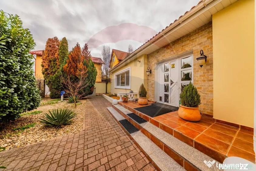 Casă cu 4 camere cu Teren 921 Mp în Subcetate