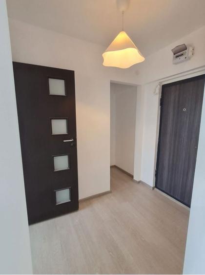 Apartament cu 2 camere semidecomandat în Titan