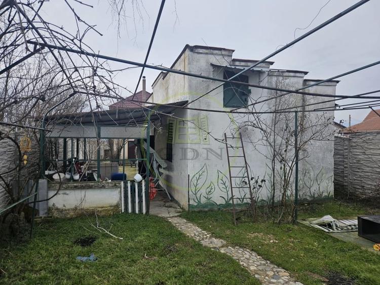 Casă individuală cu 4 camere cu Canalizare în Exterior Sud