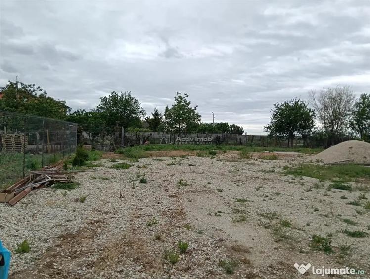 Casă cu 3 camere cu Teren 900 Mp în Central