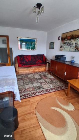 Apartament cu 3 camere decomandat în Dristor