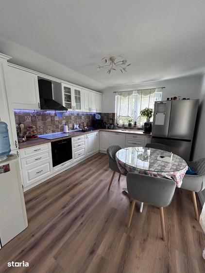 Casă cu 3 camere cu Teren 400 Mp în Mărăcineni