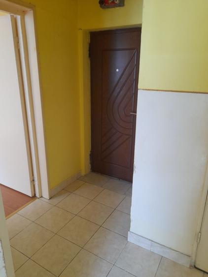 Apartament cu 3 camere semidecomandat în Rădăuți