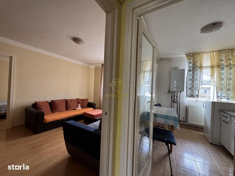 Apartament cu 3 camere semidecomandat în Horea