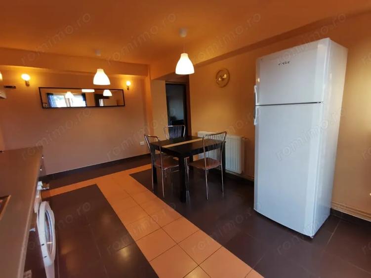 Apartament cu 3 camere decomandat în Micro IV