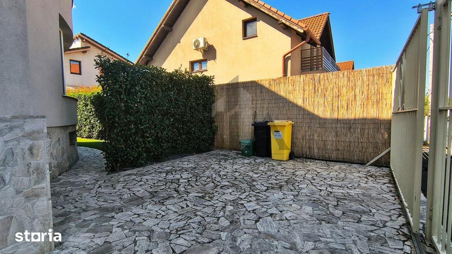 Casă cu 4 camere cu Teren 250 Mp în Tokai