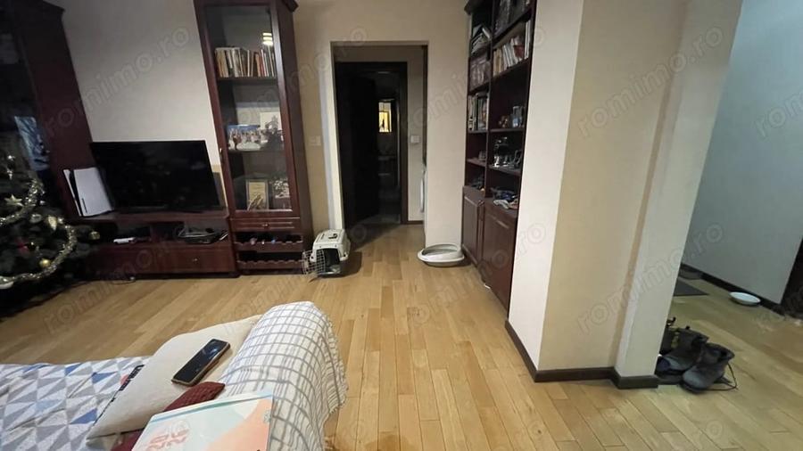 Apartament cu 4 camere decomandat în Bucovina