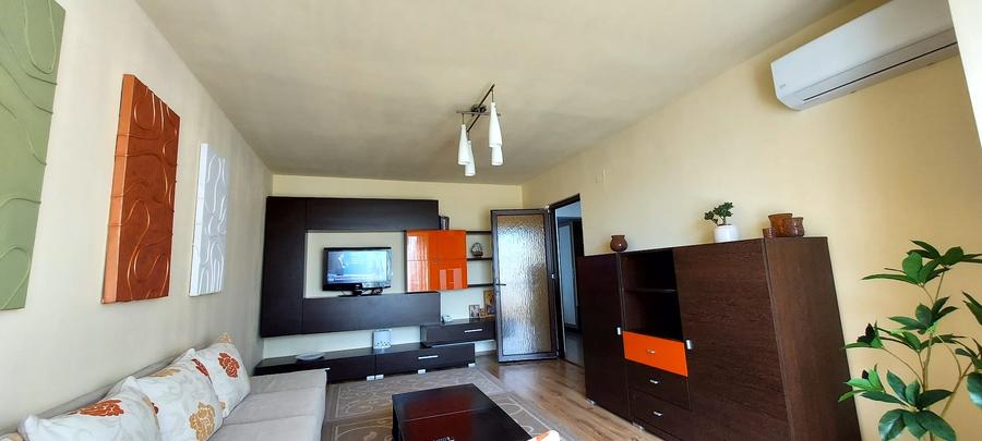 Apartament cu 2 camere decomandat în Boema