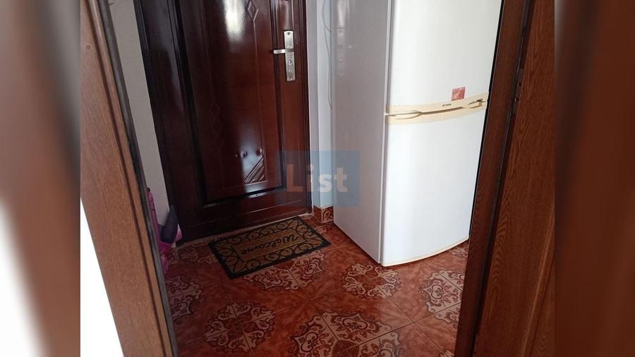 Garsonieră decomandată, mobilată în