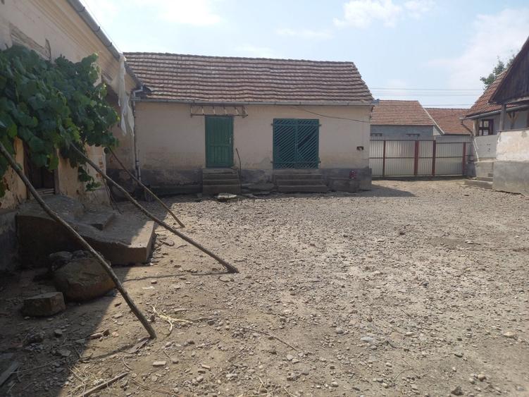 Casă cu 3 camere cu Teren 3956 Mp în Chelmac