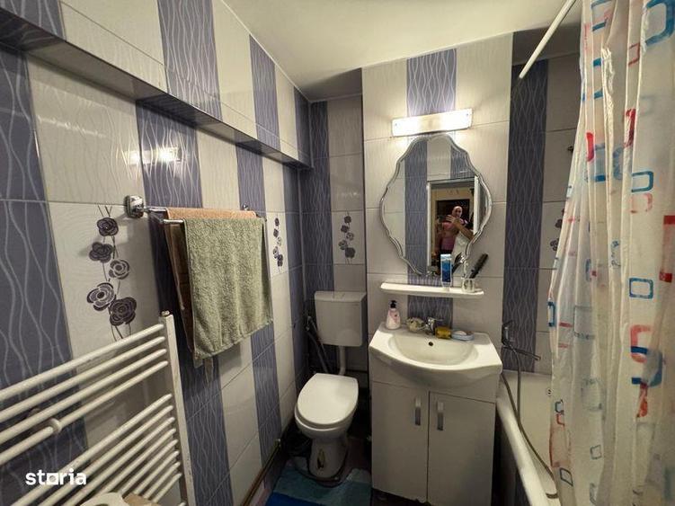 Apartament cu 4 camere decomandat în Central