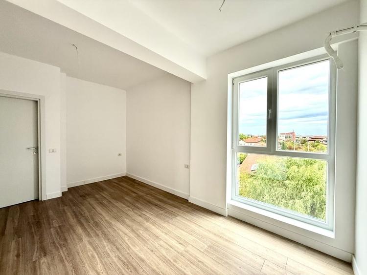 Apartament cu 3 camere decomandat în Sud