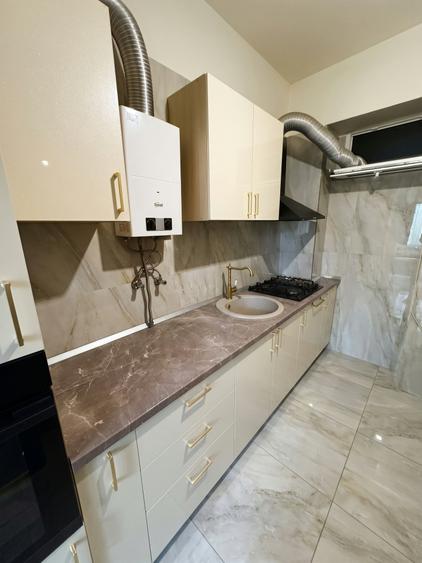 Apartament cu 3 camere decomandat, mobilat în Lipscani