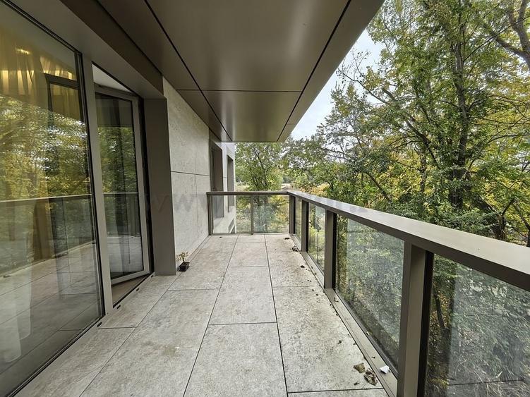Apartament cu 3 camere decomandat, mobilat în Iancu Nicolae