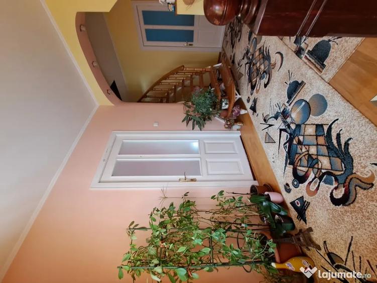 Apartament cu 4 camere decomandat în Central