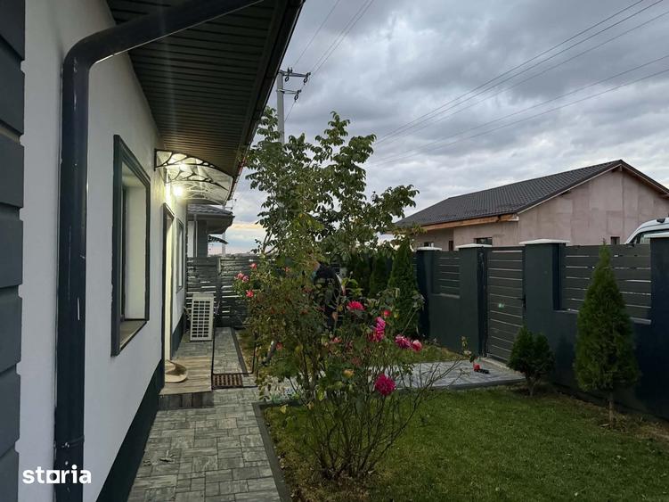 Casă cu 4 camere cu Teren 500 Mp în Vadu Pașii