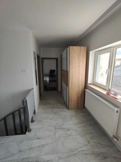 Casă cu 3 camere cu Teren 200 Mp în Central