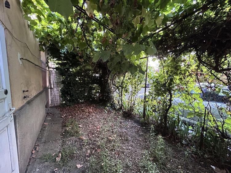 Apartament cu 2 camere decomandat, mobilat în Confecții