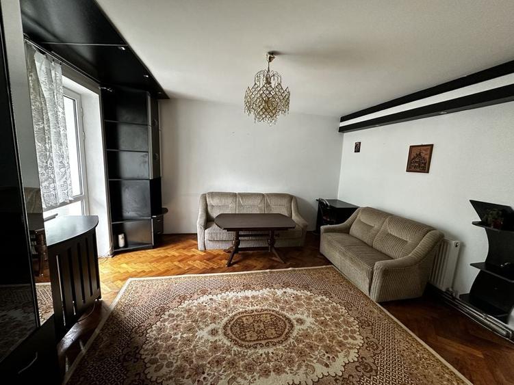 Apartament cu 2 camere semidecomandat în Drumul Carului