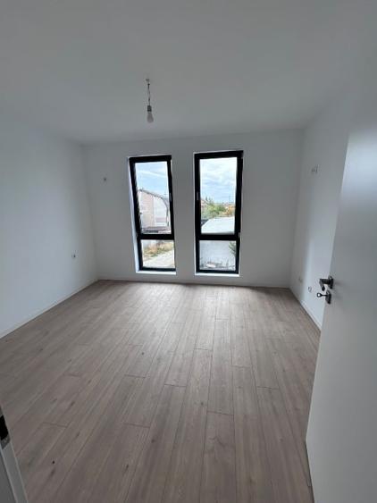 Apartament cu 3 camere decomandat în Albert