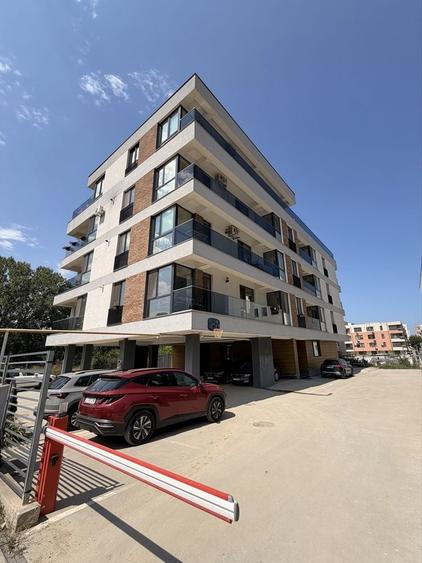 Apartament cu 3 camere decomandat în Palazu Mare