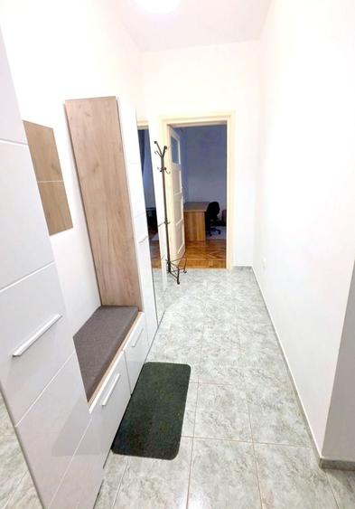 De inchiriat apartament cu o camera ultracentral, et. 1, 320 euro - 1