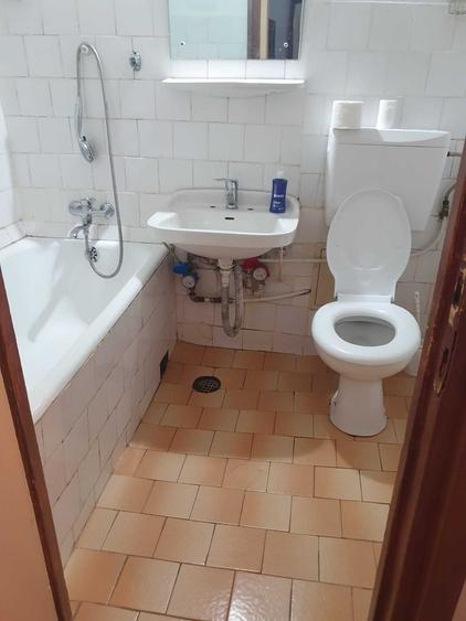 Apartament cu 3 camere semidecomandat în Republicii