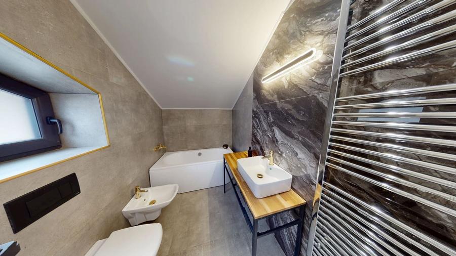 Casă individuală cu 4 camere cu Canalizare în Hărman